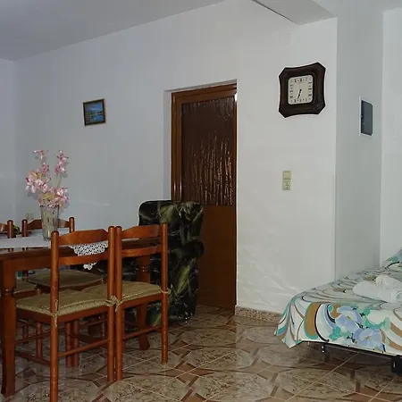 Casa de hóspedes Vila Gesti *